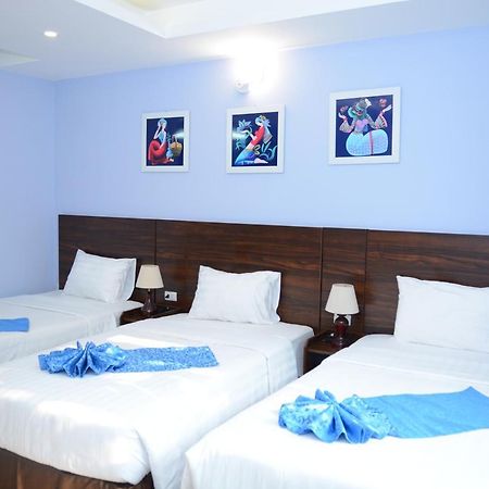 Hanoi Luxury House & Travel Exterior photo
