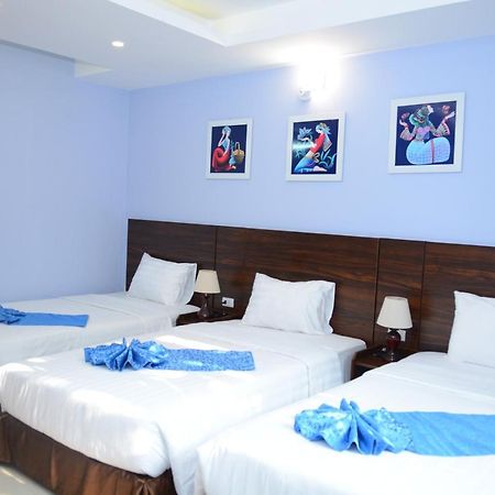 Hanoi Luxury House & Travel Exterior photo
